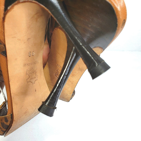 Manolo Blahnik Leopard Print Pumps Size 38/7 - Picture 5 of 13